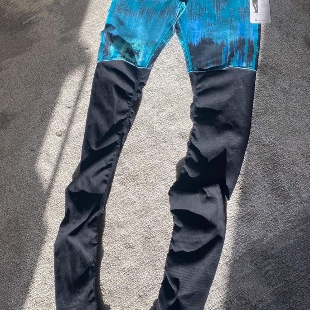 NWT Alo Yoga Goddess Ribbed Leggings (Blue & Black / Medium) - Picture 2 of 5